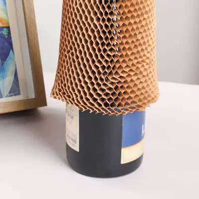 Ny flaskförpackningsdesign: Honeycomb Paper Bottle Sleeve